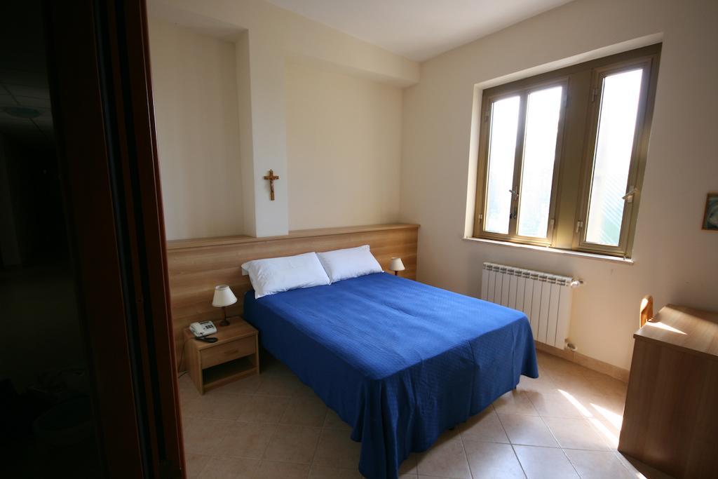 Parco Santa Rita Hotel Sacrofano Szoba fotó